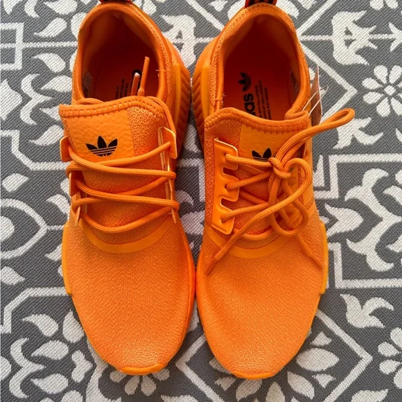 NIB Women’s adidas shoes size 9 - Picture 5 of 6